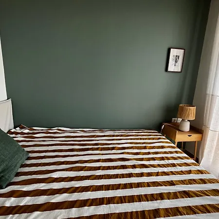 Sea View Apartment *