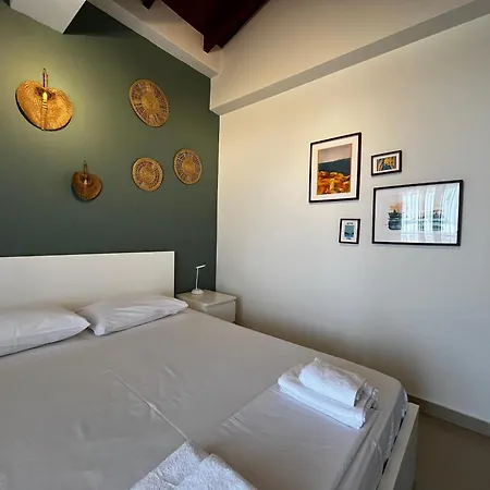 Sea View Apartment *